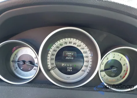 2014 Mercedes-Benz C 250 Sport z USA, uszkodzony, nr VIN WDDGF4HBXEA962906